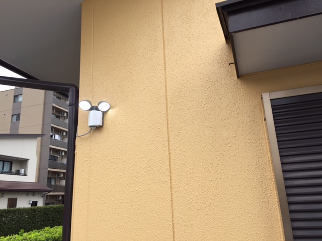 センサーライト点灯